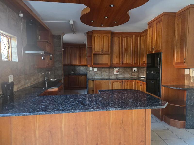 5 Bedroom Property for Sale in Birdwood Estate North West